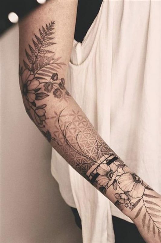 175 top idées de tatouages bras pour femme 40