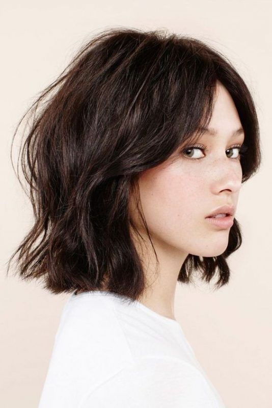 59 top idées de coupes de cheveux mi longs 14