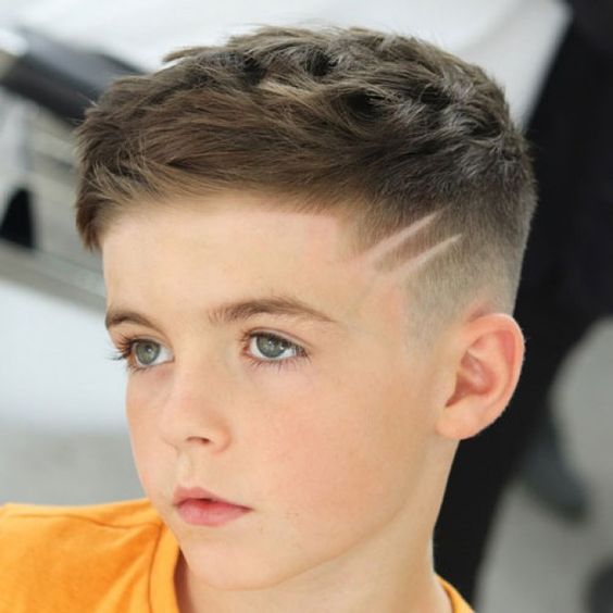 101 top idées de coupes de cheveux pour garçons 29