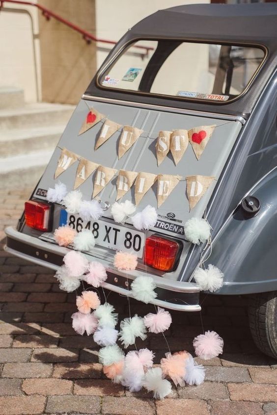43 idées de décorations de voitures de mariage 22