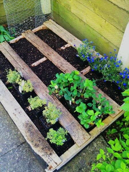28 idées pour fabriquer une jardinière en palettes 8