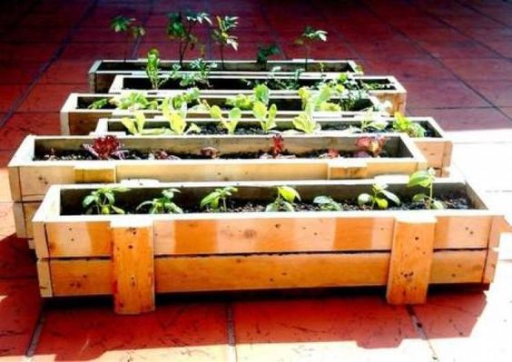 28 idées pour fabriquer une jardinière en palettes 24