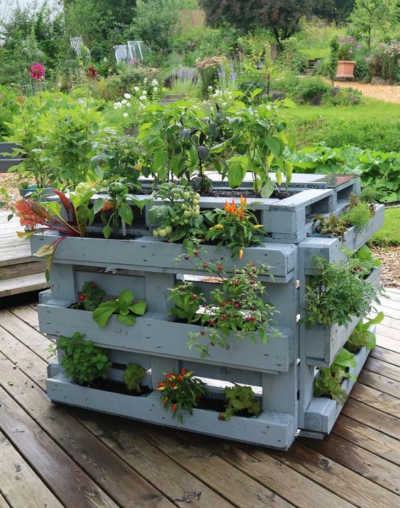 28 idées pour fabriquer une jardinière en palettes 4