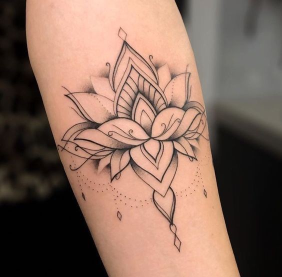 50 top idées de tatouages fleur de lotus 38
