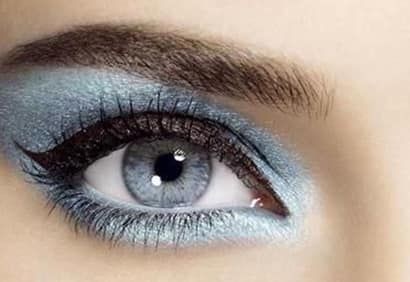 41 top idées de maquillage pour embellir vos yeux bleus 20