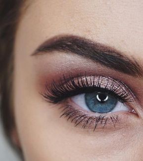 41 top idées de maquillage pour embellir vos yeux bleus 29