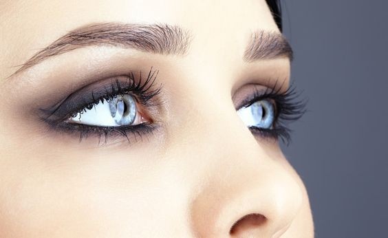 41 top idées de maquillage pour embellir vos yeux bleus 9