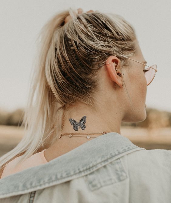 50 top idées de tatouages nuque pour femme 7