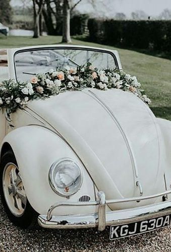 43 idées de décorations de voitures de mariage 9