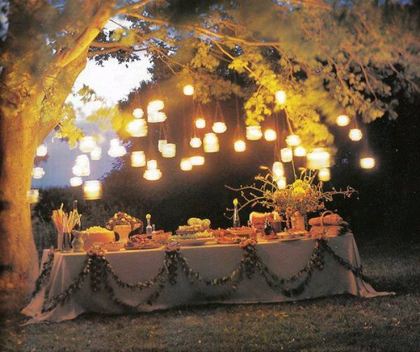 17 idées d'éclairages parfaits pour les mariages en plein air 16