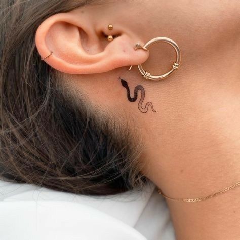 50 idées de tatouage serpent pour femme 11