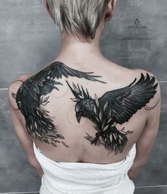 Les 100 plus beaux tatouages dos femme 11 Les 100 plus beaux tatouages dos femme 11