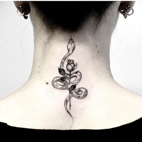 50 idées de tatouage serpent pour femme 13