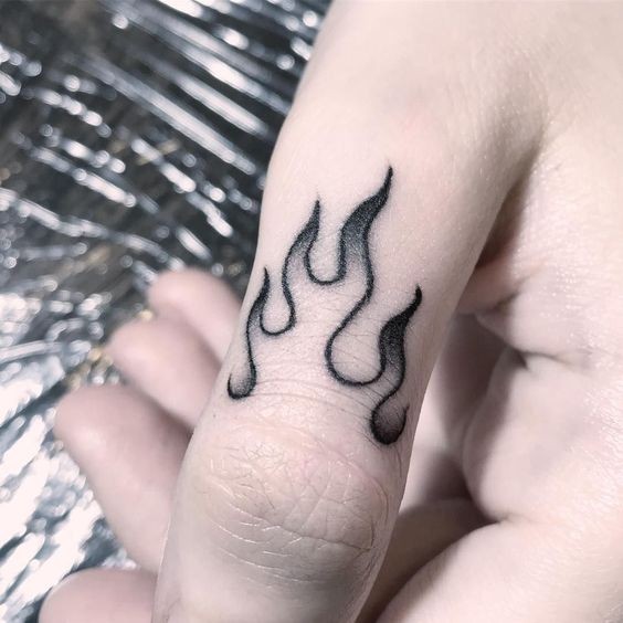 Les 100 plus beaux tatouages de doigts 15