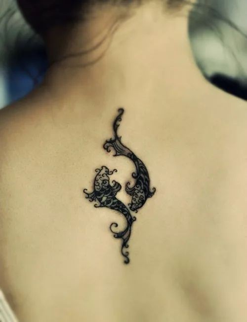 Les 100 plus beaux tatouages dos femme 15