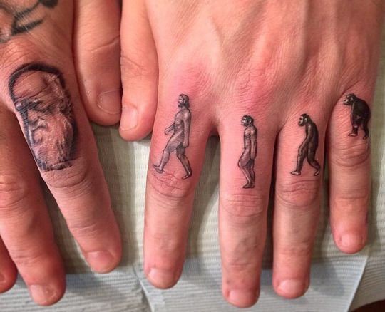 Les 100 plus beaux tatouages de doigts 17