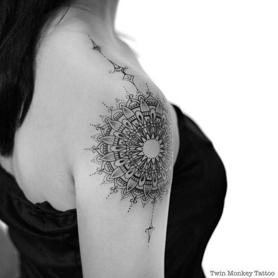 Les 100 plus beaux tatouages mandala pour femme 18