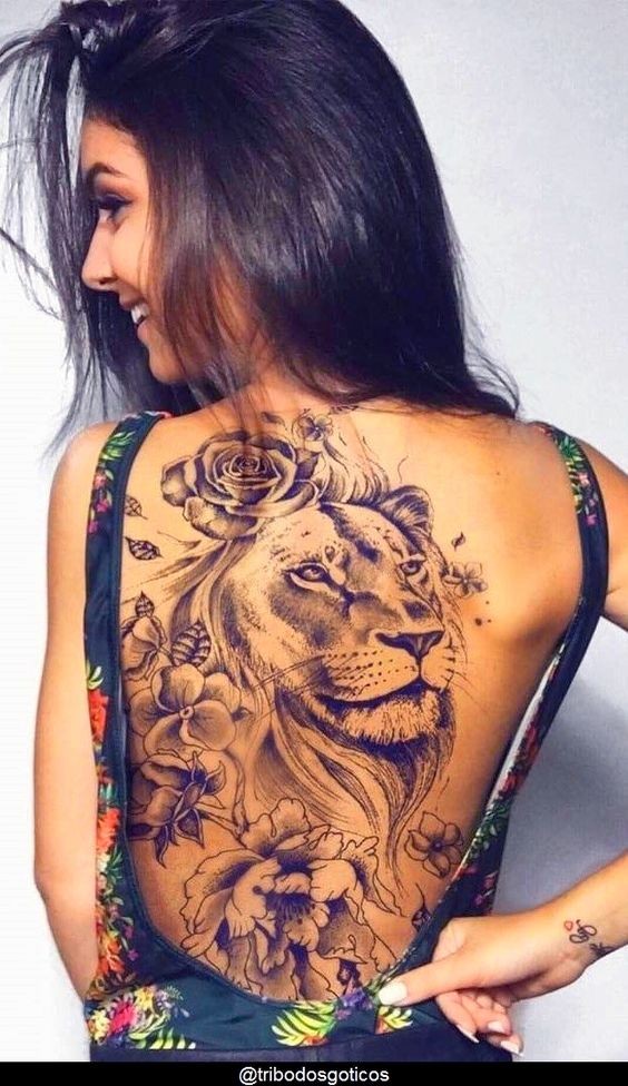 Les 100 plus beaux tatouages dos femme 19