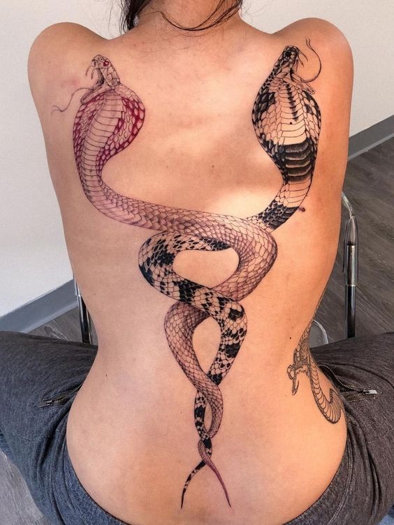 50 idées de tatouage serpent pour femme 2