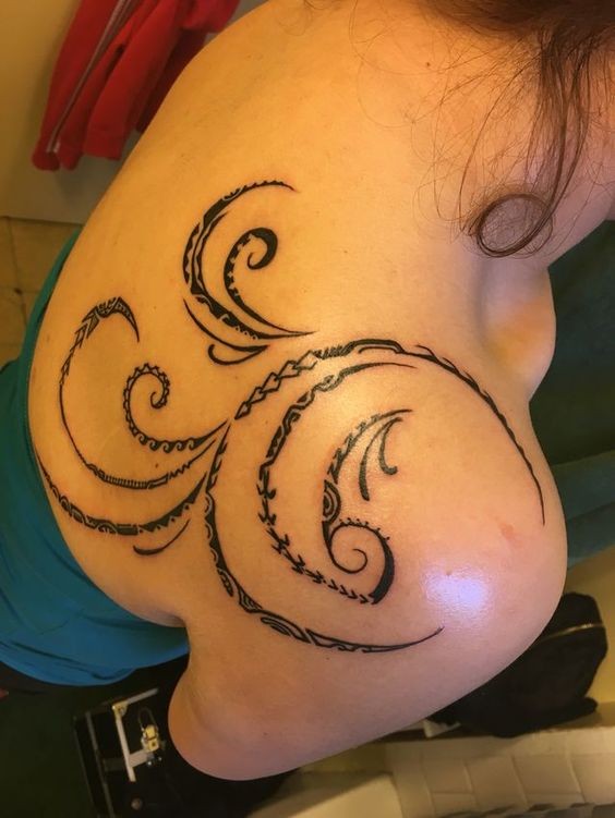 50 top idées de tatouage maori pour femme 21