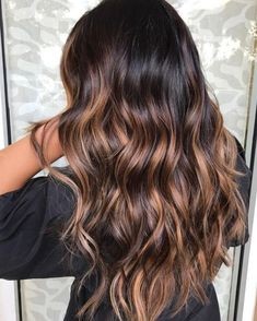 Les 29 plus beaux balayages chocolat sur cheveux noir 53