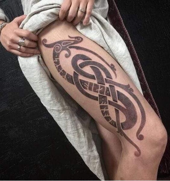 50 idées de tatouage serpent pour femme 3