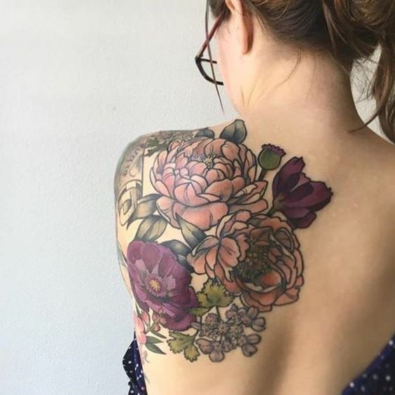 Les 100 plus beaux tatouages dos femme 32