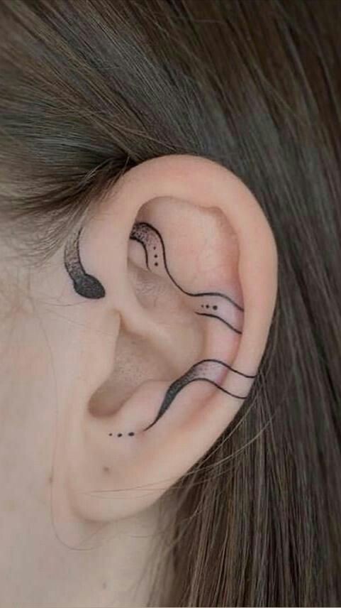 50 idées de tatouage serpent pour femme 33