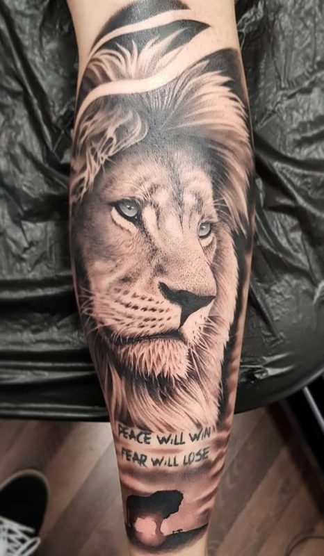36 idées de tatouages têtes de lion et leurs significations 15