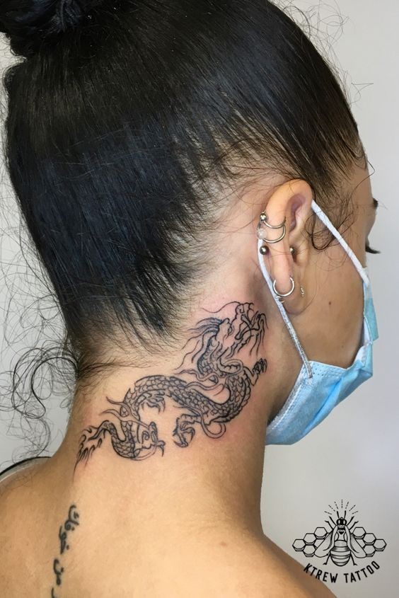 50 top idées de tatouages cou pour femme 38