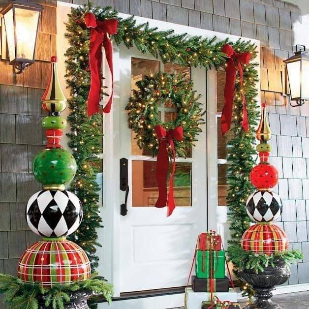 23 idées pour décorer votre entrée à Noël 4