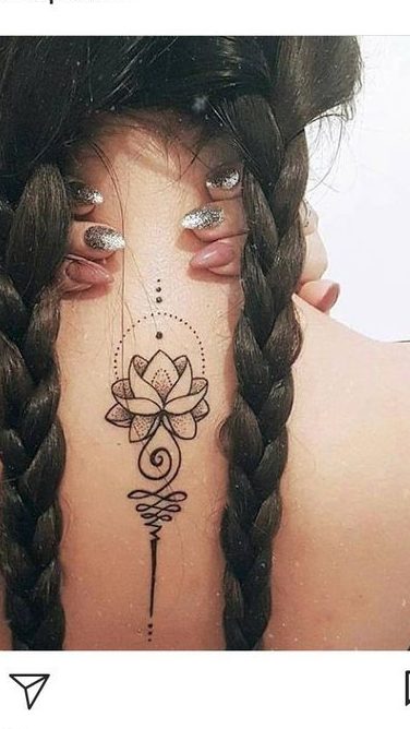 Les 100 plus beaux tatouages dos femme 41