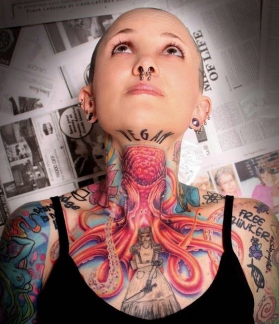 50 top idées de tatouages cou pour femme 44