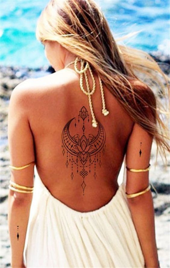 Les 100 plus beaux tatouages dos femme 44 Les 100 plus beaux tatouages dos femme 44