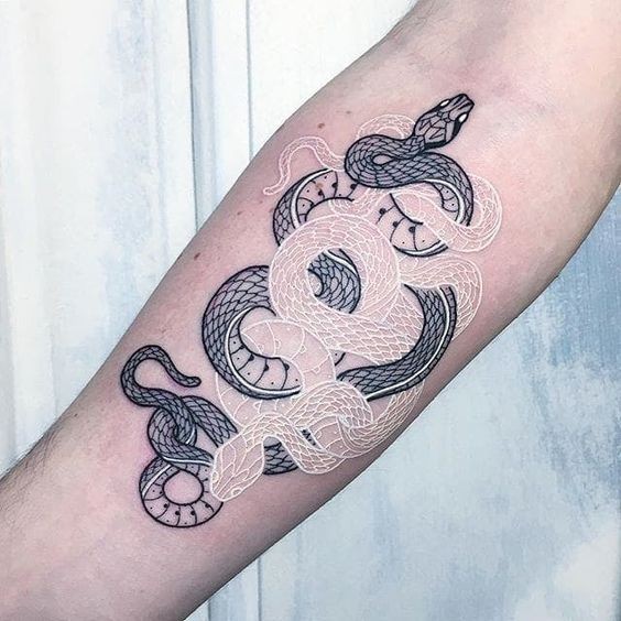 50 idées de tatouage serpent pour femme 48