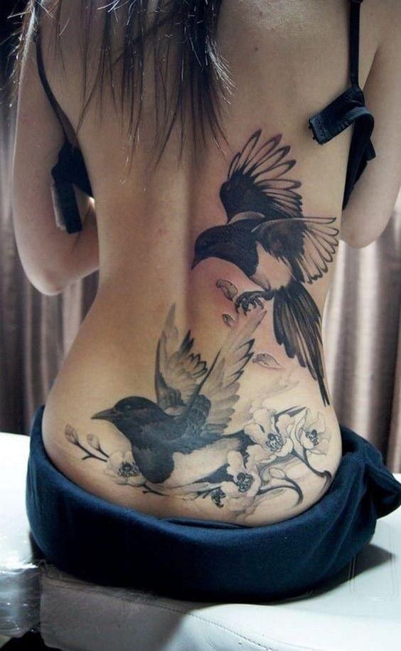 Les 100 plus beaux tatouages dos femme 50