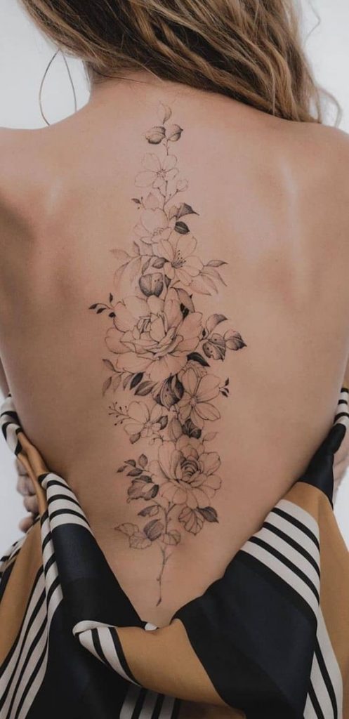 Les 100 plus beaux tatouages dos femme 51