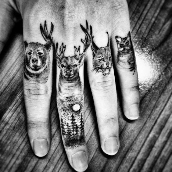 Les 100 plus beaux tatouages de doigts 54