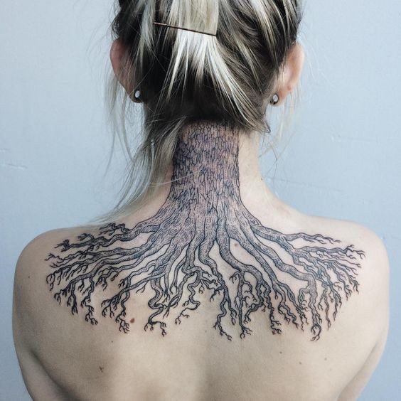 Les 100 plus beaux tatouages dos femme 56