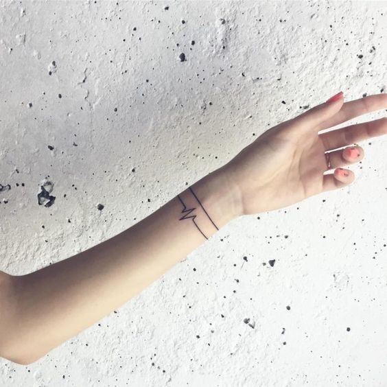 Les 100 plus beaux tatouages bracelet femme 59