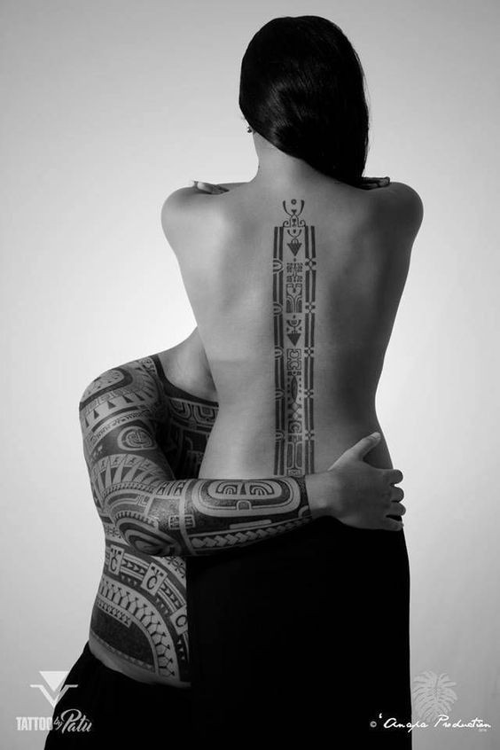 Les 100 plus beaux tatouages dos femme 60