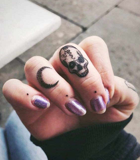 Les 100 plus beaux tatouages de doigts 68