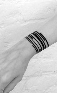 Les 100 plus beaux tatouages bracelet femme 69