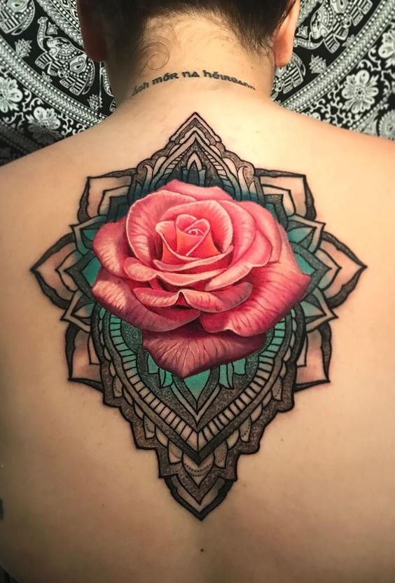 Les 100 plus beaux tatouages dos femme 71 Les 100 plus beaux tatouages dos femme 71