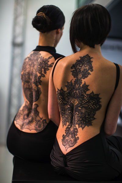 Les 100 plus beaux tatouages dos femme 74