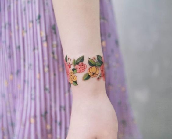 Les 100 plus beaux tatouages bracelet femme 8