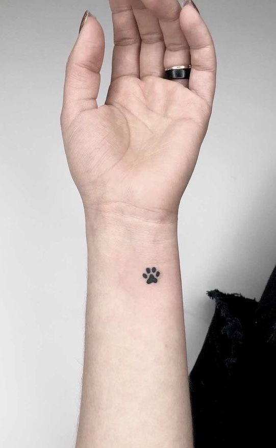 Les 100 plus beaux tatouages de poignet pour femme 82