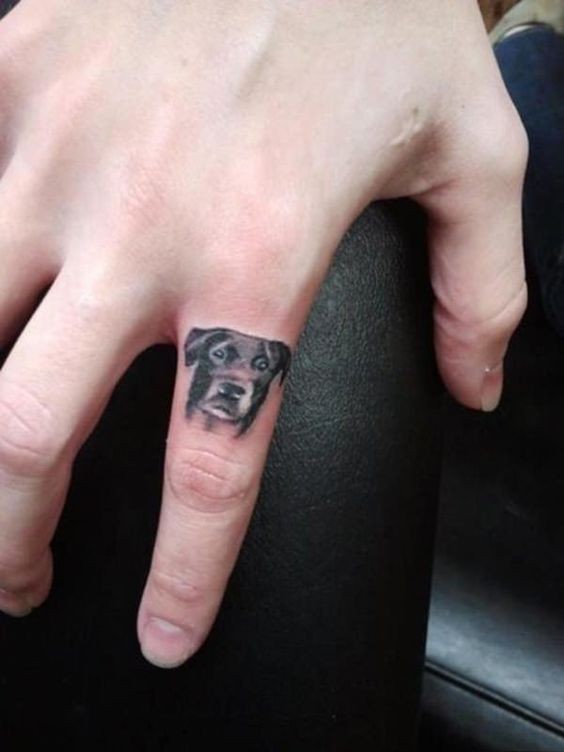 Les 100 plus beaux tatouages de doigts 93