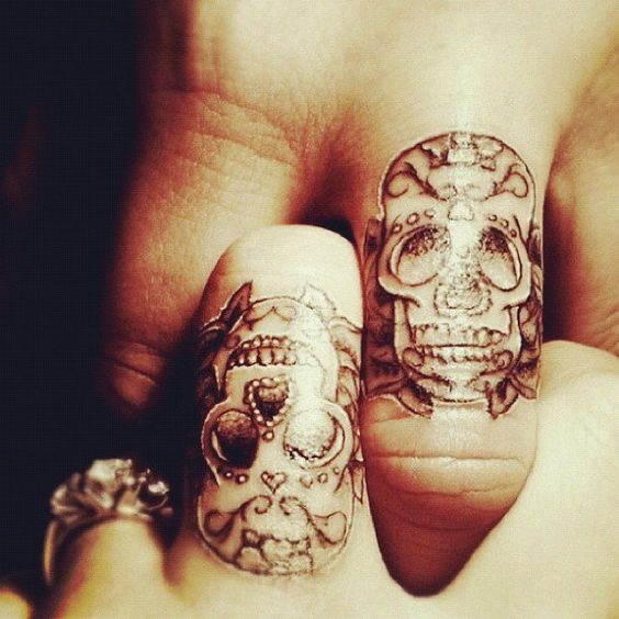 Les 100 plus beaux tatouages de doigts 95