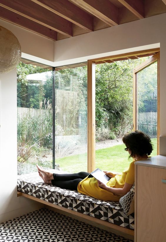 39 idées pour ceux qui aiment s'asseoir près de la fenêtre 19